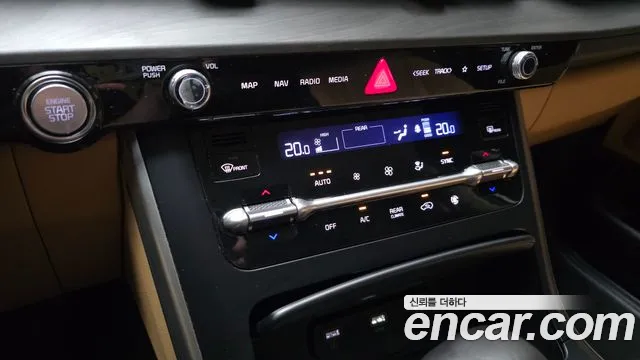 Kia Carnival 2021 thumb 10