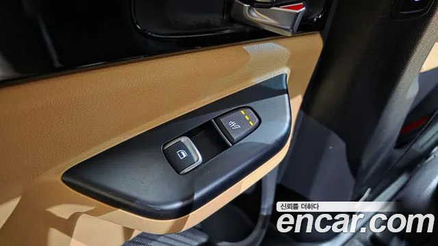 Kia Carnival 2021 thumb 12