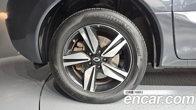 Renault QM5 2015 thumb 7