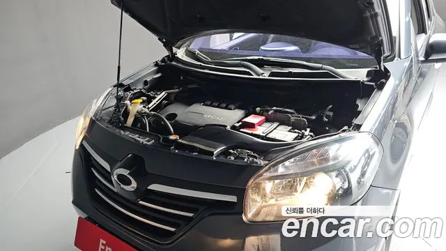 Renault QM5 2015 thumb 5