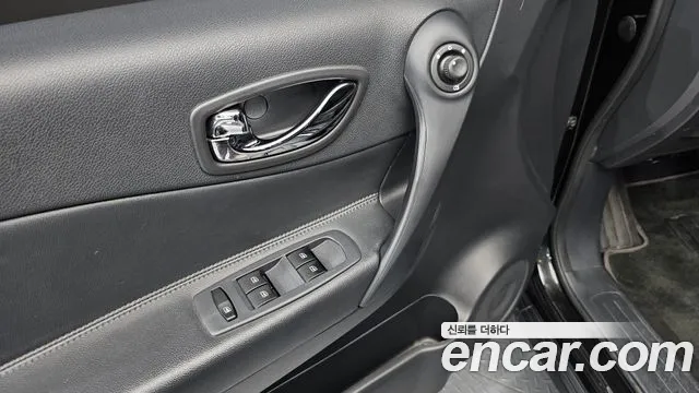 Renault QM5 2015 thumb 6