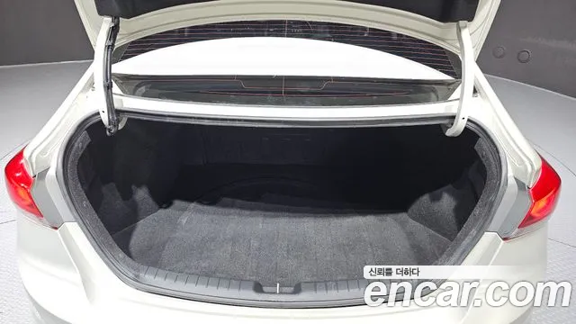 Hyundai Avante 2016 thumb 7