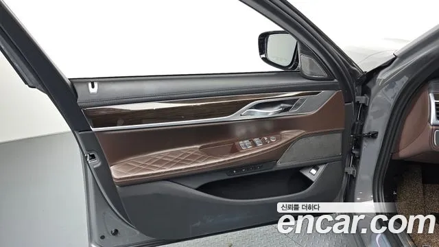 BMW 7 серии 2020 thumb 11
