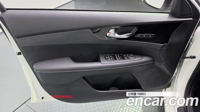 Kia K3 2022 thumb 5