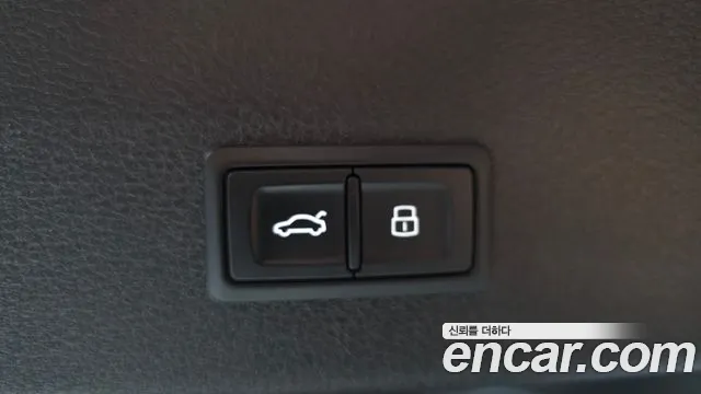 Audi e-tron 2022 thumb 4