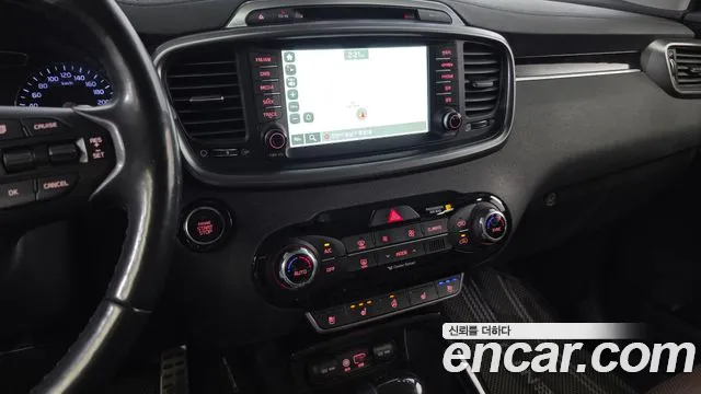Kia Sorento 2017 thumb 4