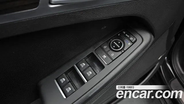 Genesis G80 2017 thumb 4