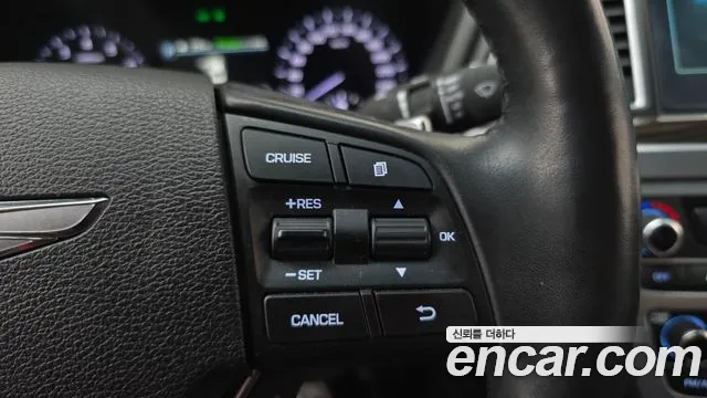 Genesis G80 2017 thumb 2