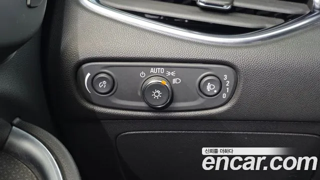 Chevrolet Malibu 2021 thumb 4