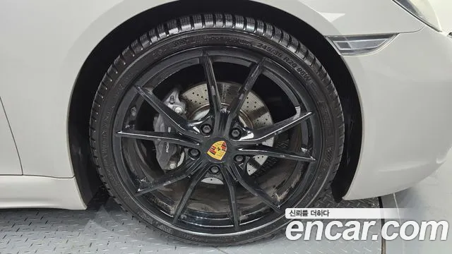 Porsche 718 Boxster 2018 thumb 7