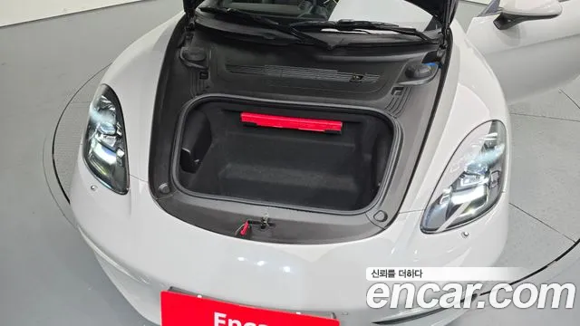 Porsche 718 Boxster 2018 thumb 2