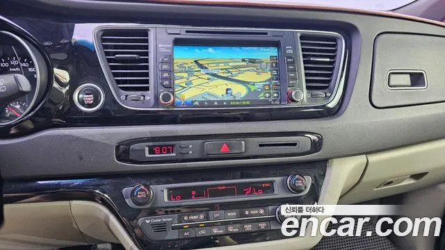 Kia Carnival 2014 thumb 9