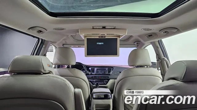 Kia Carnival 2014 thumb 8