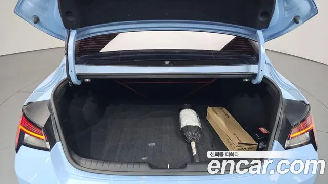 Hyundai Elantra 2022 thumb 2