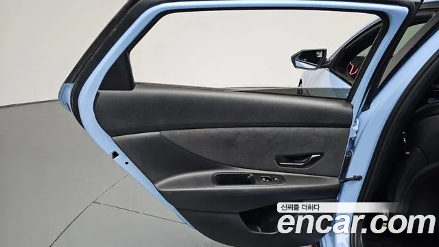 Hyundai Elantra 2022 thumb 3