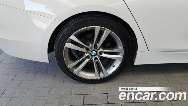BMW 3 серии 2015 thumb 2
