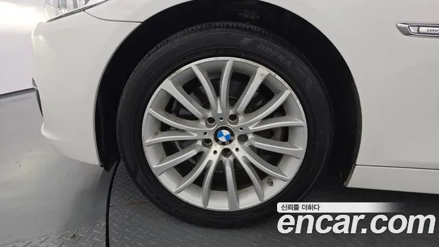 BMW 5 серии 2016 thumb 6