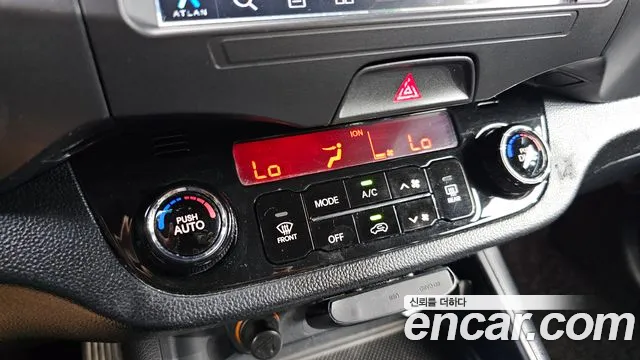 Kia R 2012 thumb 7
