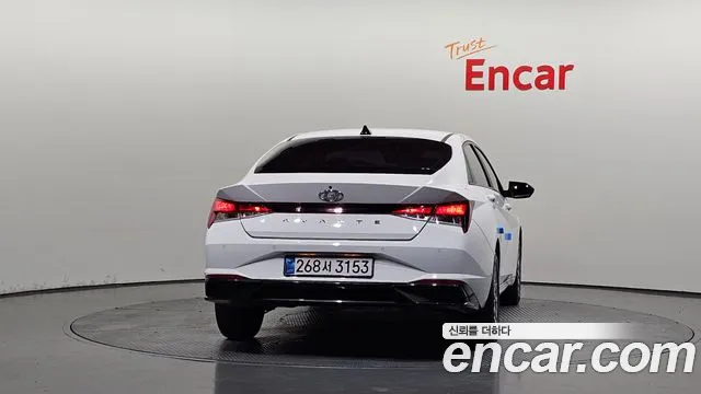 Hyundai Elantra 2020 thumb 2
