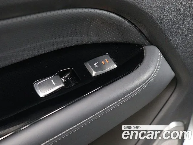 KGM Rexton 2018 thumb 3