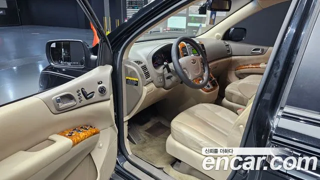 Kia Canival 2014 thumb 10