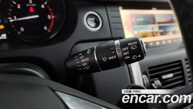 Land Rover Discovery Sport 2017 thumb 2