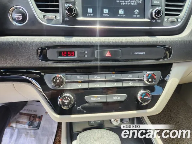 Kia Carnival 2019 thumb 3