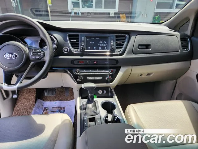 Kia Carnival 2019 thumb 6