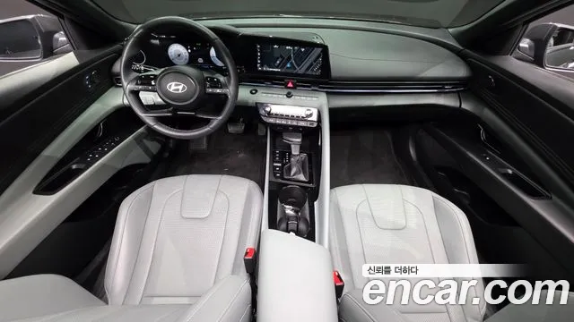 Hyundai Elantra 2023 thumb 2