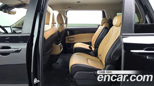 Kia Carnival 2022 thumb 3
