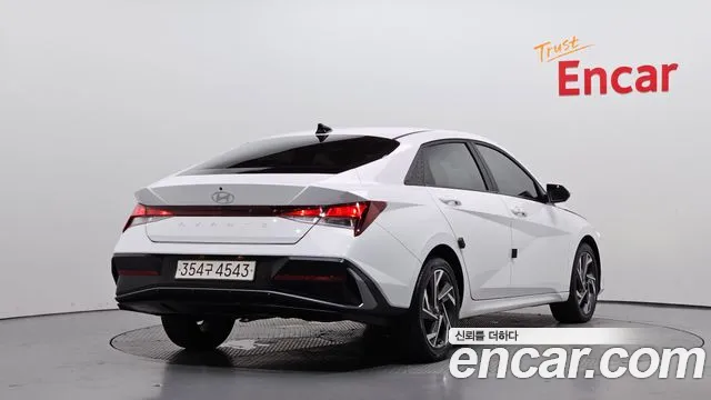 Hyundai Elantra 2023 thumb 3