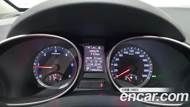 Hyundai Санта Фе 2015 thumb 9