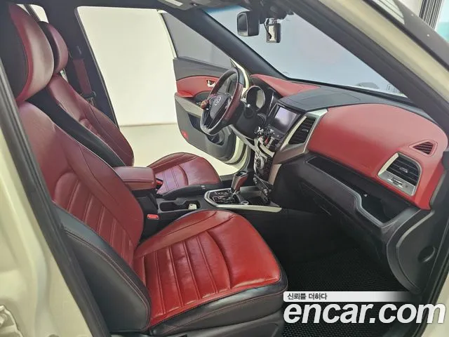 KGM Tivoli 2015 thumb 6