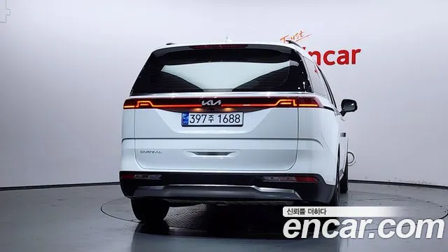 Kia Carnival 2023 thumb 2