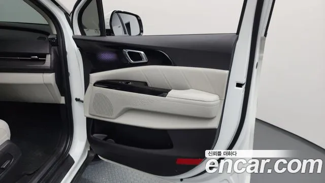 Kia Carnival 2023 thumb 6