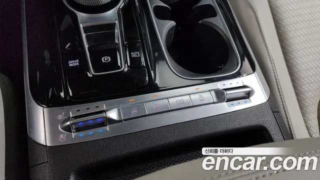 Kia Carnival 2023 thumb 4