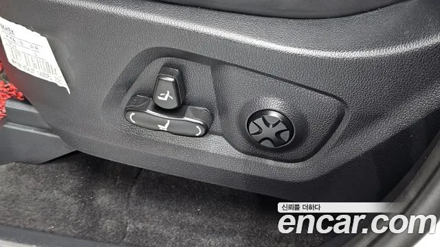 KGM Rexton 2020 thumb 8