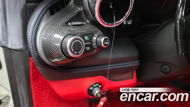 Ferrari F8 2020 thumb 12