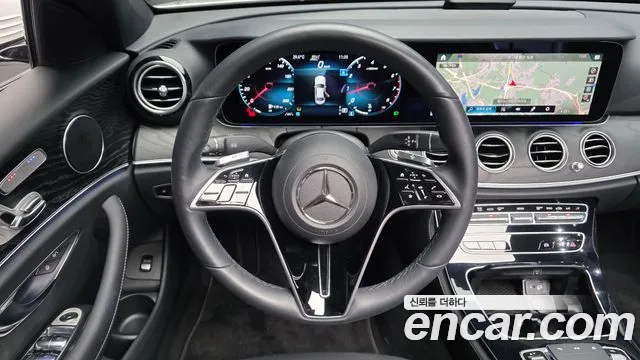Mercedes-Benz E-Class 2022 thumb 11