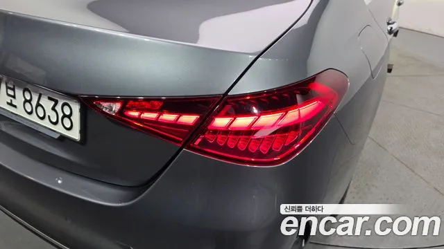 Mercedes-Benz C-Class 2022 thumb 4