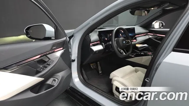 BMW 5 серии 2025 thumb 4