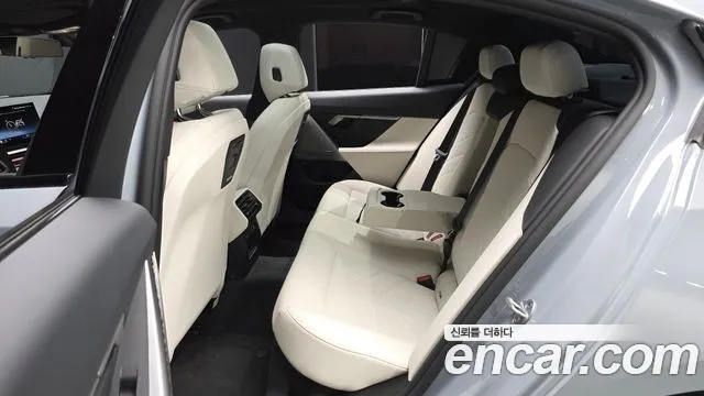 BMW 5 серии 2025 thumb 8