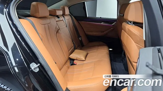 BMW 5 серии 2022 thumb 8