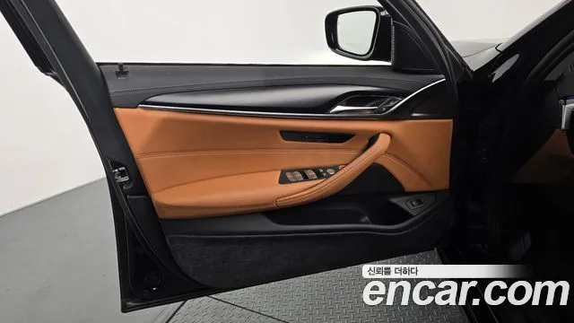 BMW 5 серии 2022 thumb 4