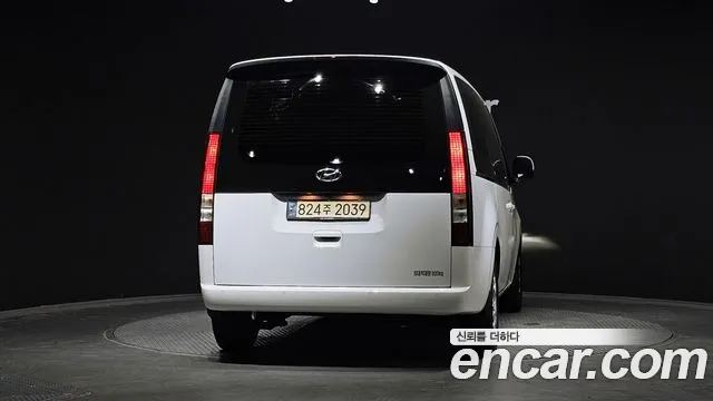 Hyundai Staria 2022 thumb 4