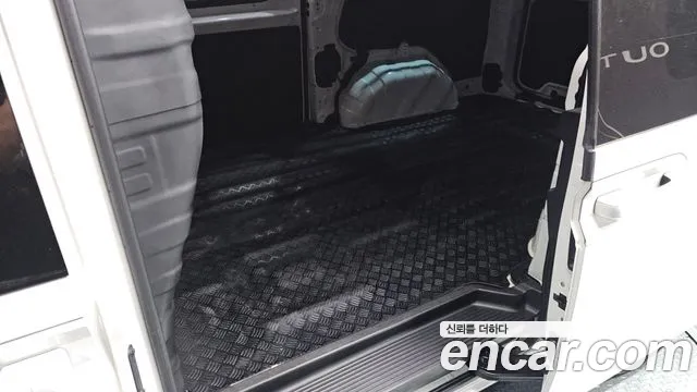 Hyundai Staria 2022 thumb 2