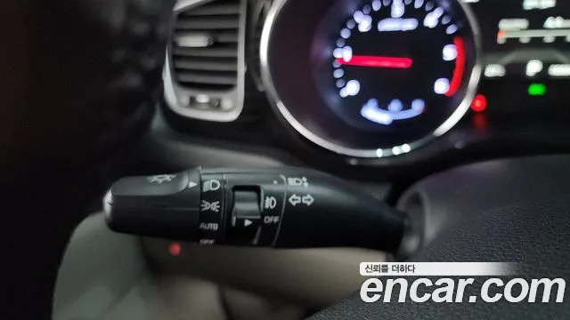 Kia Carnival 2019 thumb 11