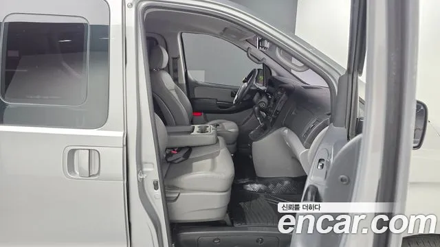 Hyundai Staria 2015 thumb 11
