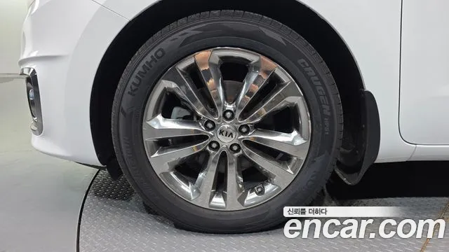 Kia Carnival 2018 thumb 7
