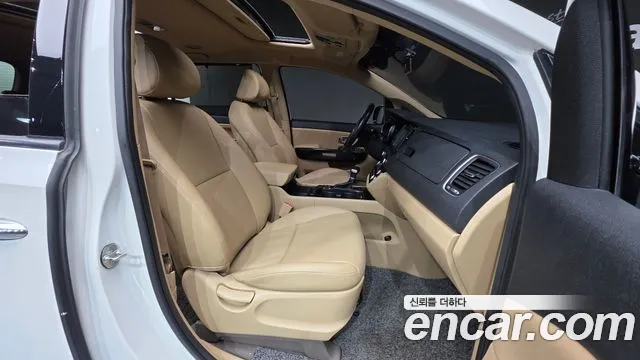 Kia Carnival 2018 thumb 11